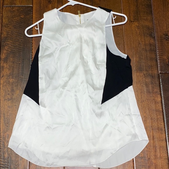 Vince Camuto Tops - Vince Camuto zip back silk tank NWOT